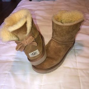 Chestnut brown bailey bow uggs